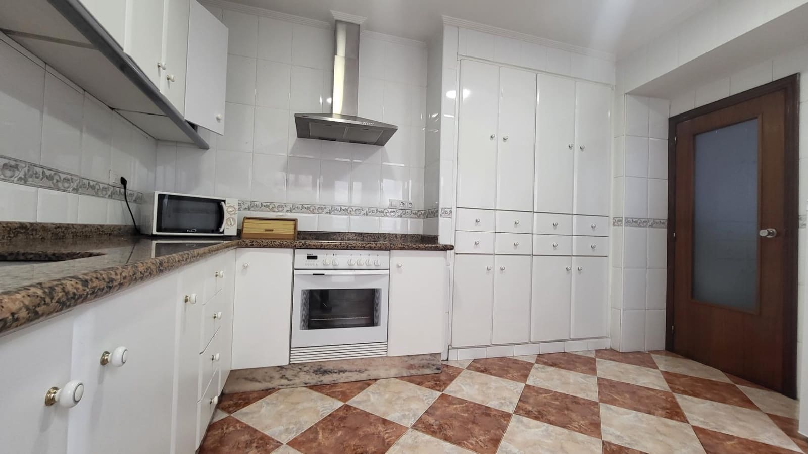 6 bedroom Townhouse for sale in Montichelvo - € 119,500 (Ref: 9103487)