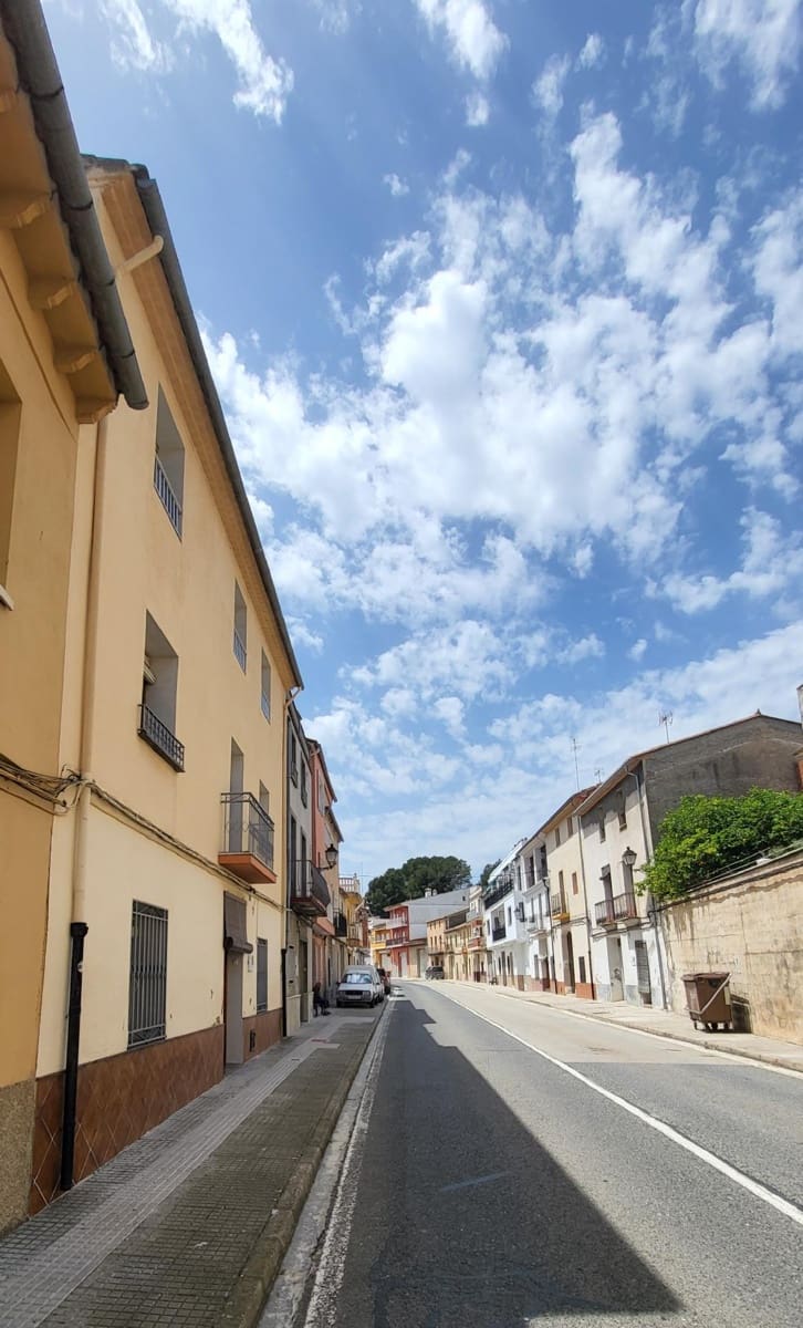 6 slaapkamer Huis te koop in Montichelvo - € 119.500 (Ref: 9103487)