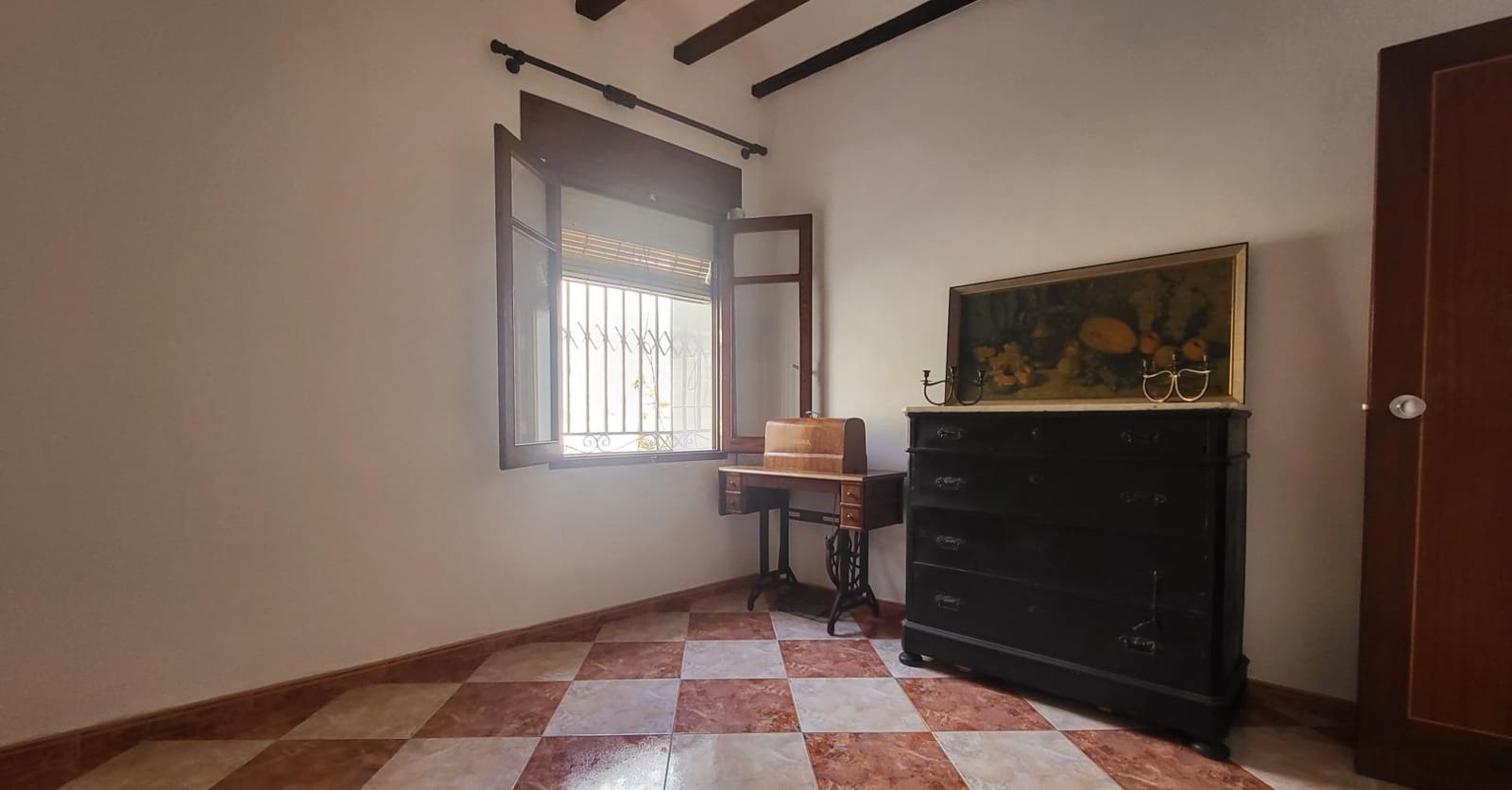 6 slaapkamer Huis te koop in Montichelvo - € 119.500 (Ref: 9103487)