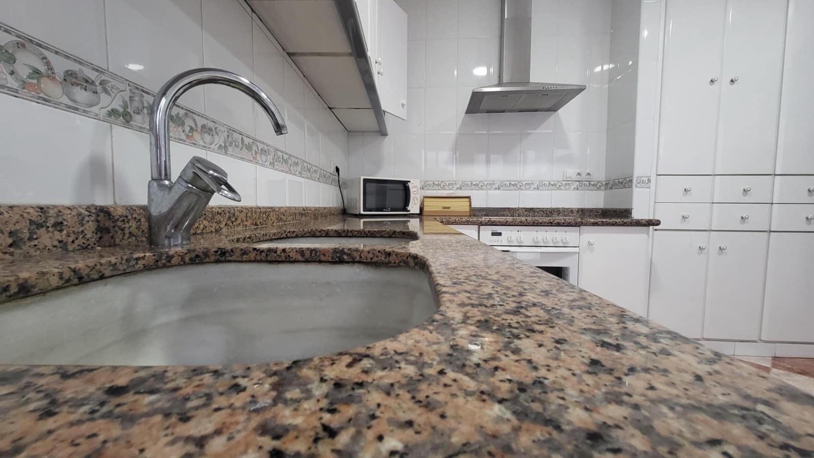 6 slaapkamer Huis te koop in Montichelvo - € 119.500 (Ref: 9103487)