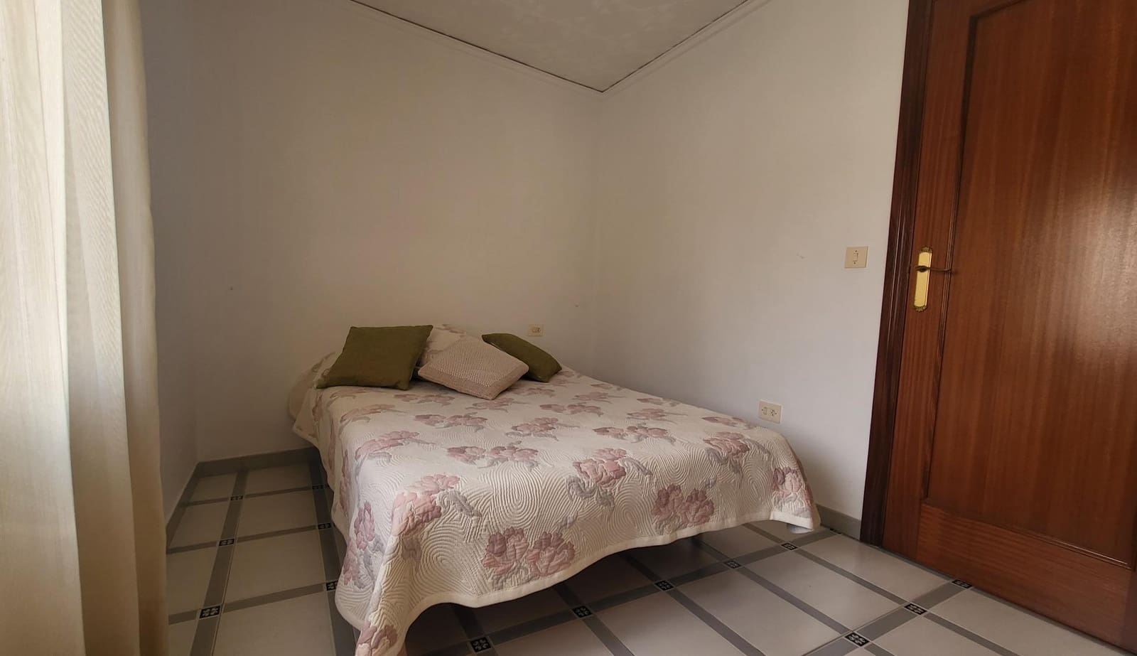 6 slaapkamer Huis te koop in Montichelvo - € 119.500 (Ref: 9103487)