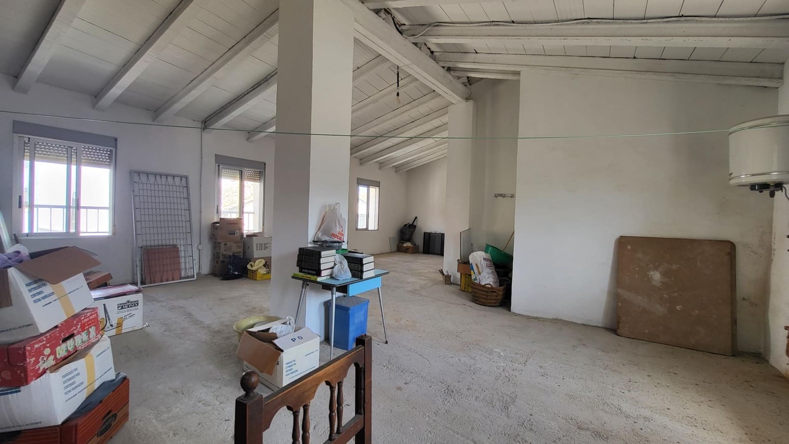 6 slaapkamer Huis te koop in Montichelvo - € 119.500 (Ref: 9103487)