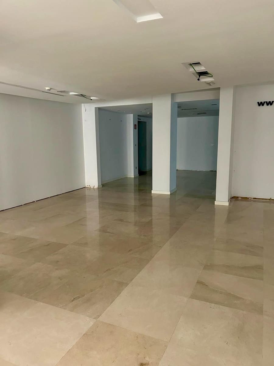 Commercial for sale in Gandia - € 1,200,000 (Ref: 9103490)