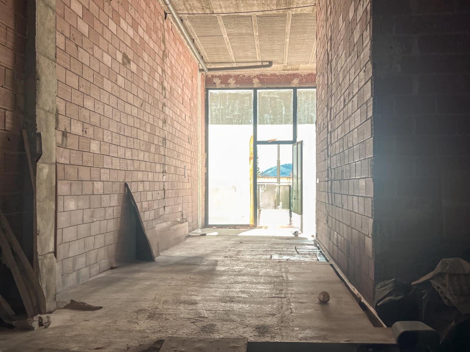 Kommersiell til salgs i Pego - € 149 000 (Ref: 9103494)