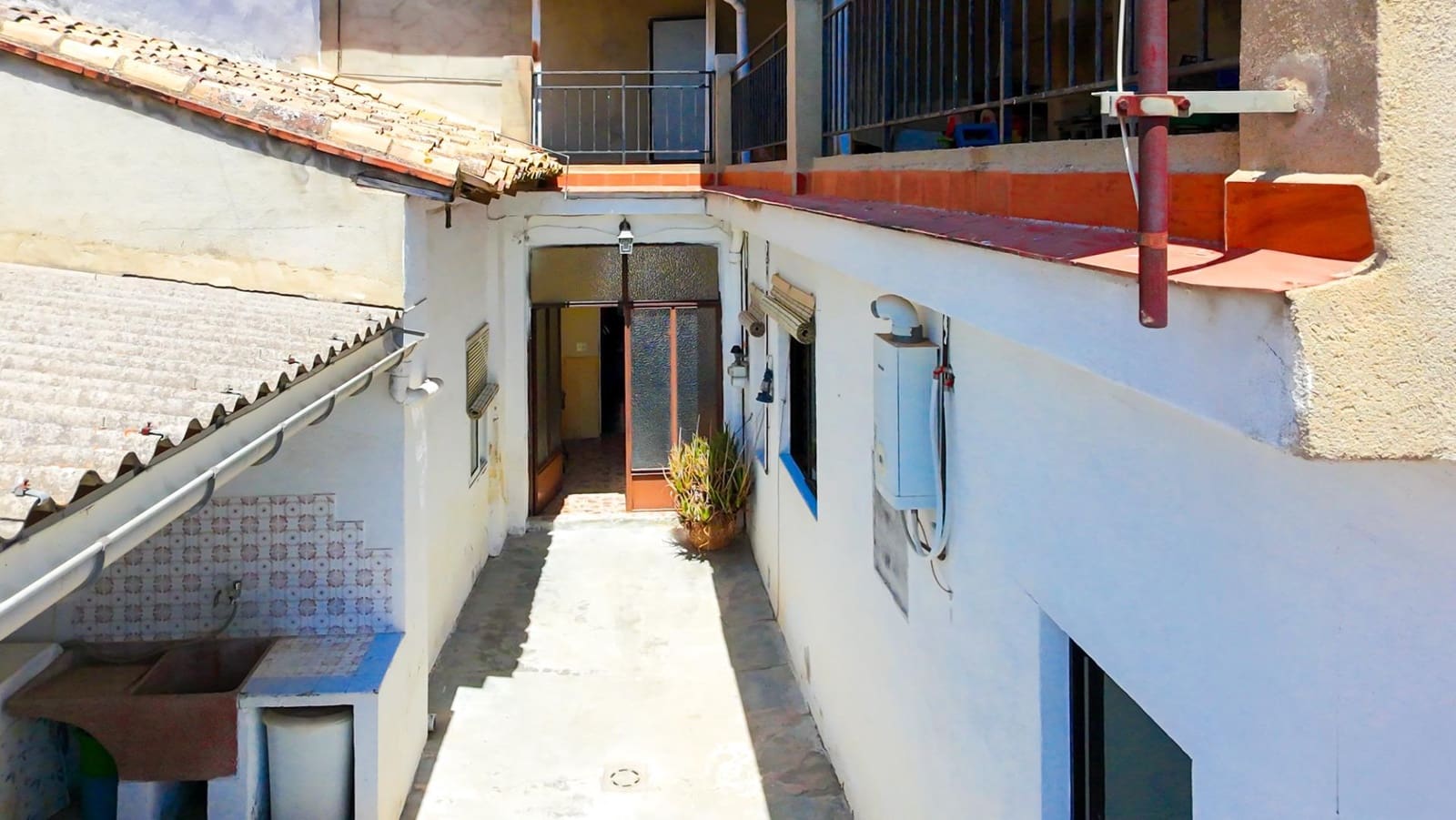 5 bedroom Townhouse for sale in Llosa de Ranes - € 190,000 (Ref: 9147242)