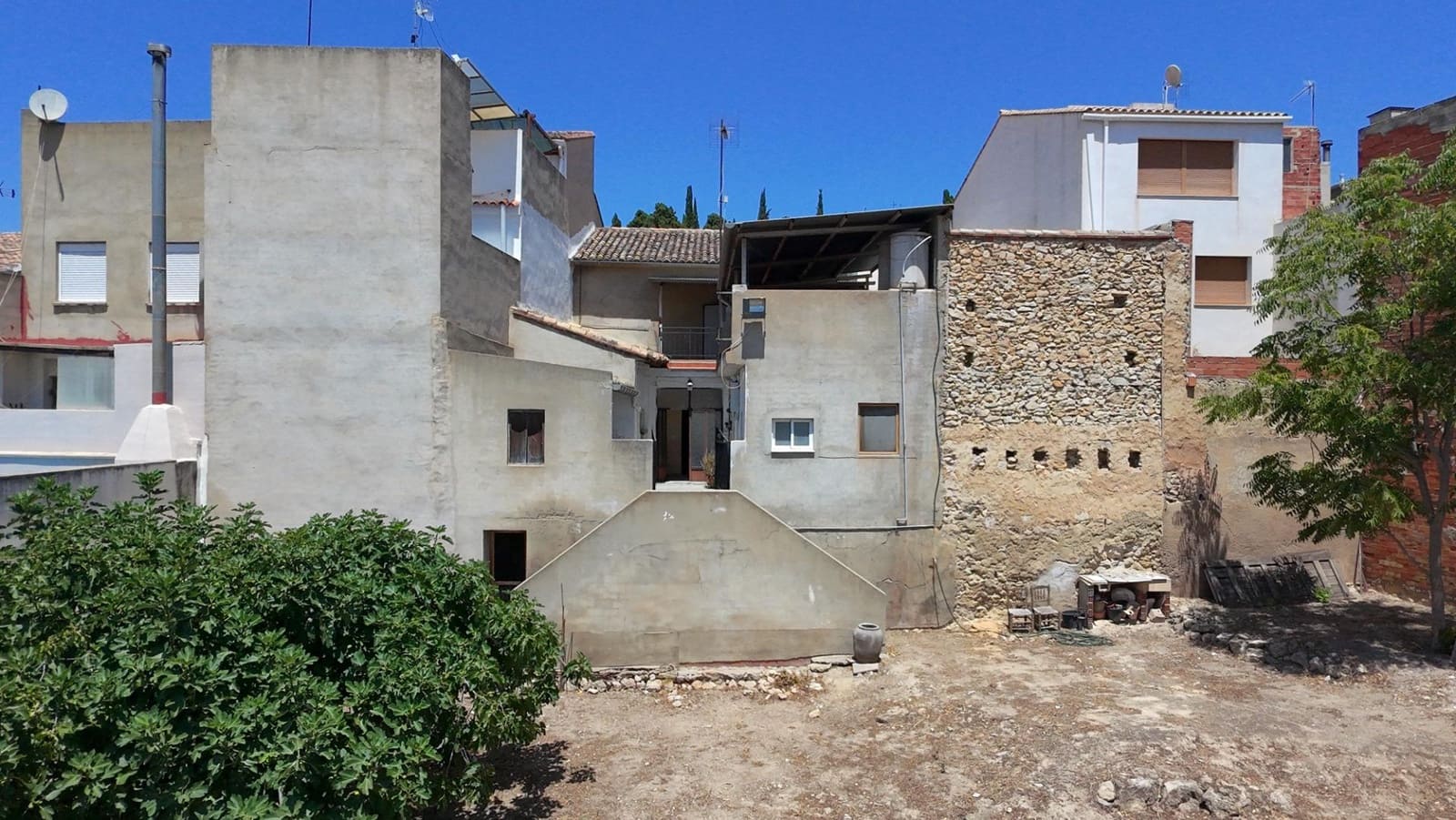5 bedroom Townhouse for sale in Llosa de Ranes - € 190,000 (Ref: 9147242)