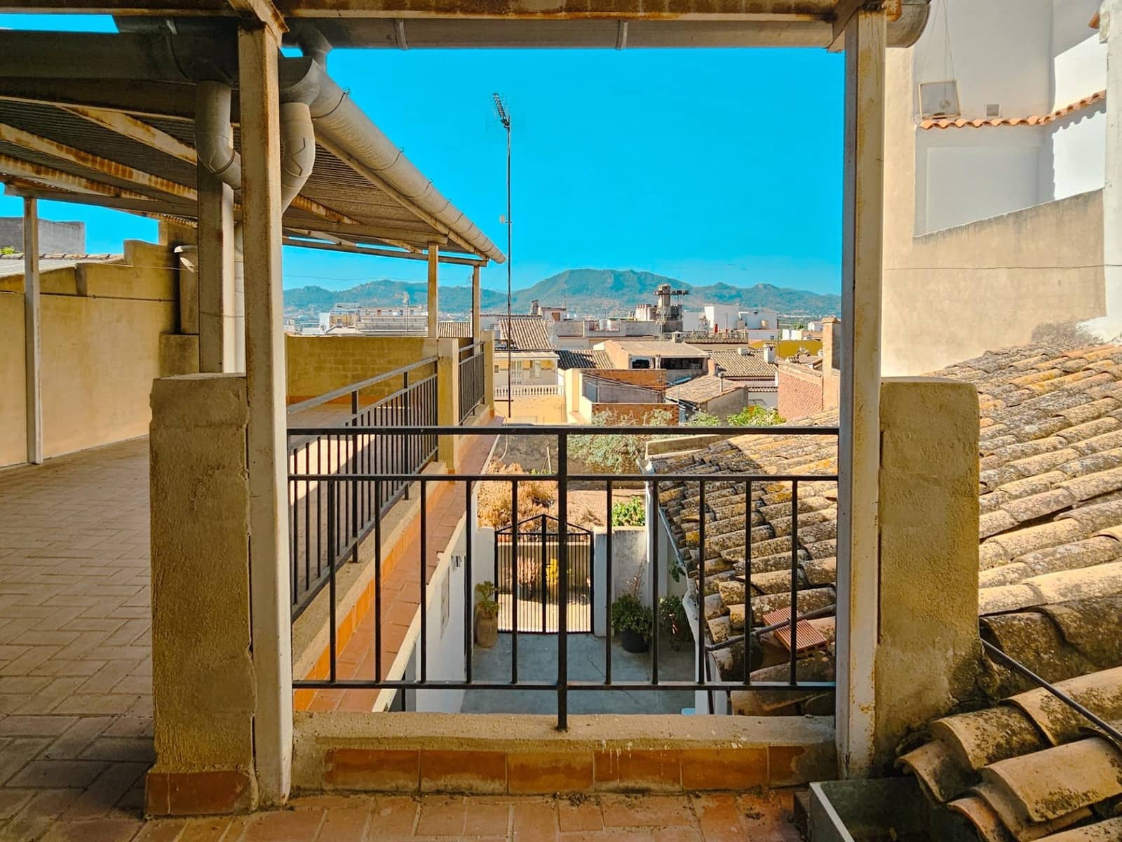 5 bedroom Townhouse for sale in Llosa de Ranes - € 190,000 (Ref: 9147242)