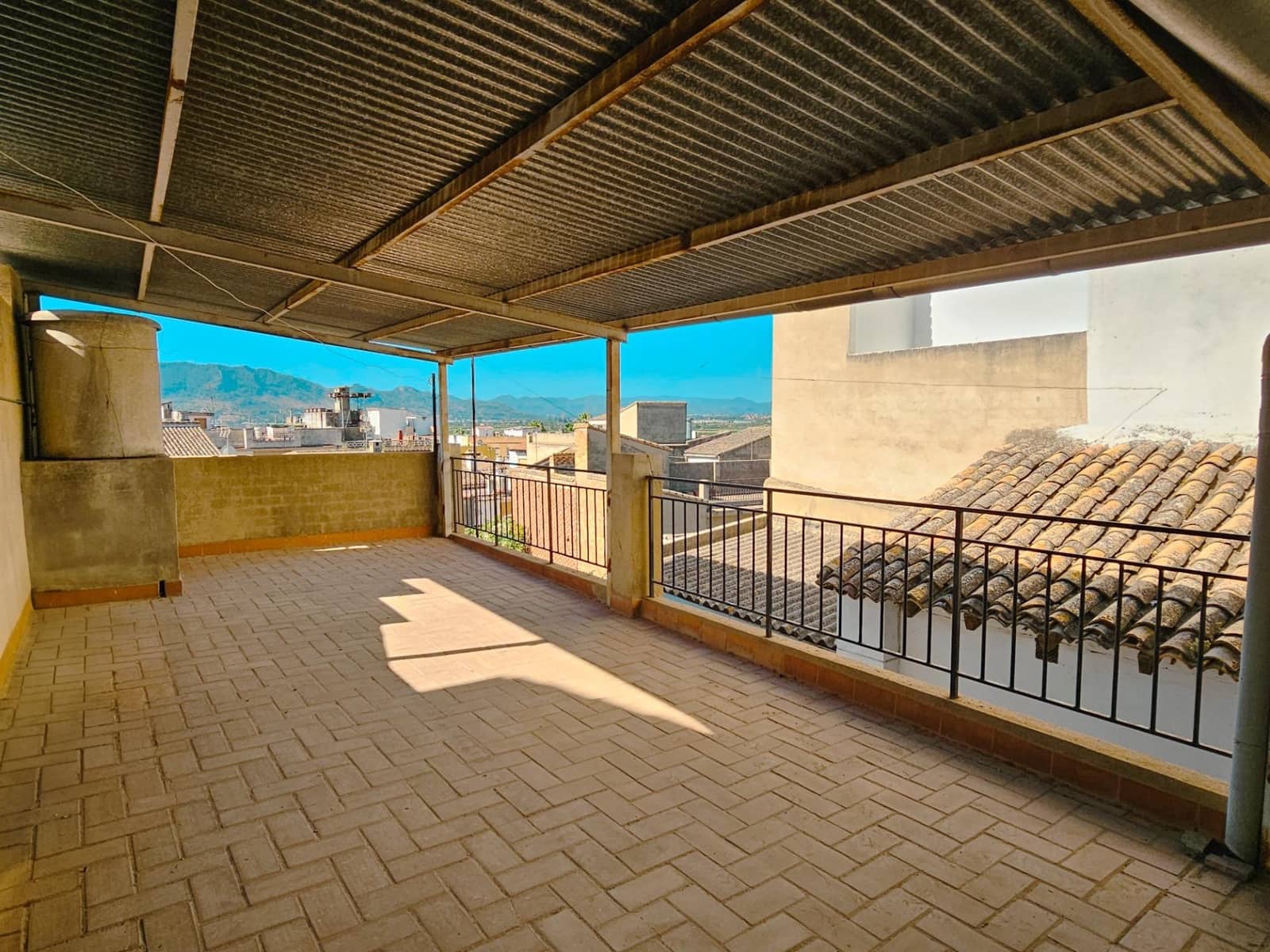 5 bedroom Townhouse for sale in Llosa de Ranes - € 190,000 (Ref: 9147242)