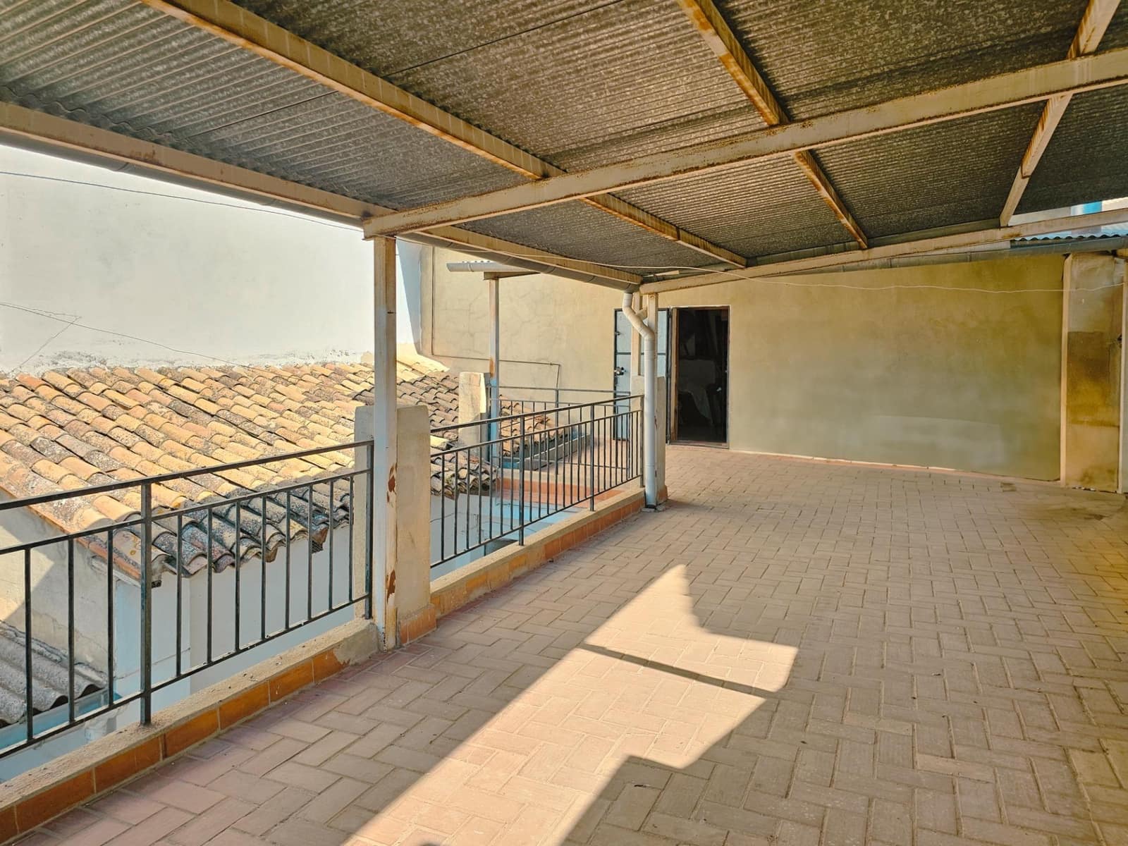 5 bedroom Townhouse for sale in Llosa de Ranes - € 190,000 (Ref: 9147242)