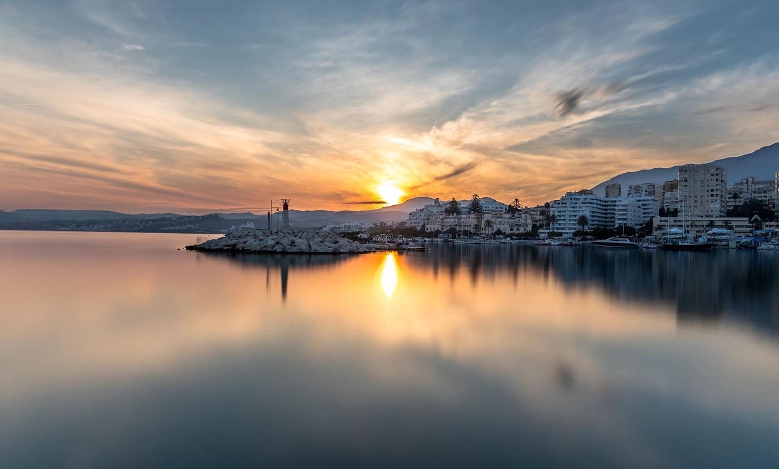 3 quarto Penthouse para venda em Estepona com piscina garagem - 564 000 € (Ref: 9174557)