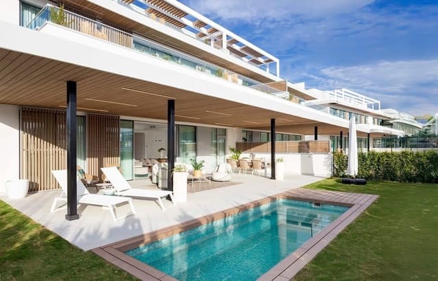 4 soveværelse Lejlighed til salg i Bahía de Marbella, Marbella med swimmingpool garage - € 1.130.000 (Ref: 9174558)