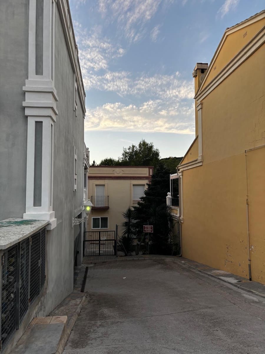 Empresa para venda em Chiva com piscina - 199 000 € (Ref: 9204575)