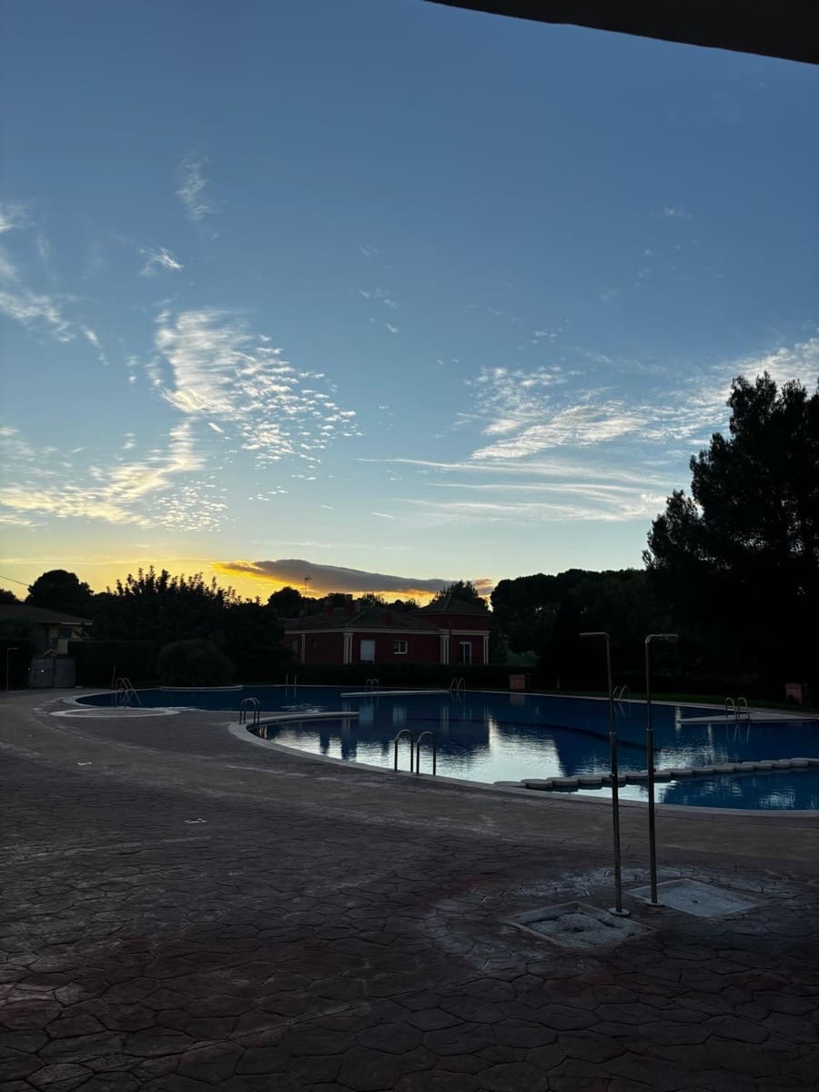 Empresa para venda em Chiva com piscina - 199 000 € (Ref: 9204575)