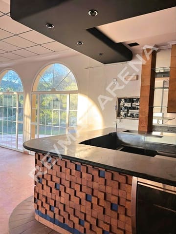 Business for sale in Chiva with pool - € 199,000 (Ref: 9204575)