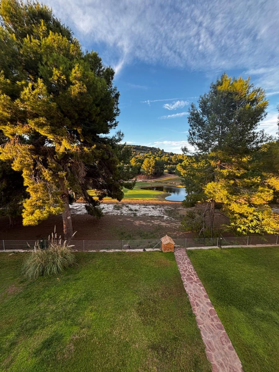 Empresa para venda em Chiva com piscina - 199 000 € (Ref: 9204575)