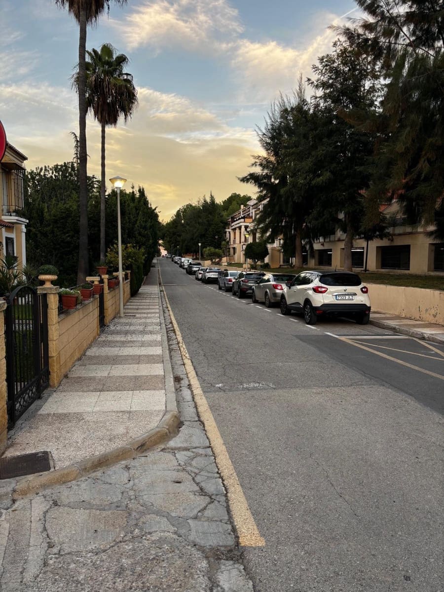 Empresa para venda em Chiva com piscina - 199 000 € (Ref: 9204575)