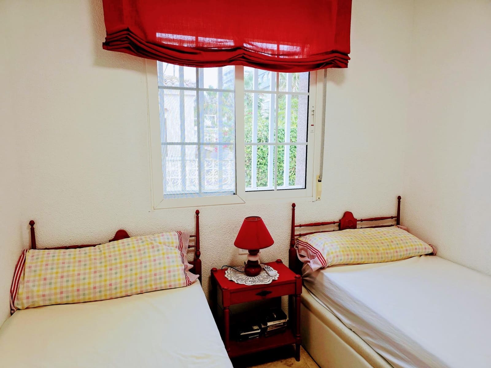 3 makuuhuone Huvila vuokrattavana paikassa Miramar mukana 
autotalli - 2 500 € (Ref: 9206849)