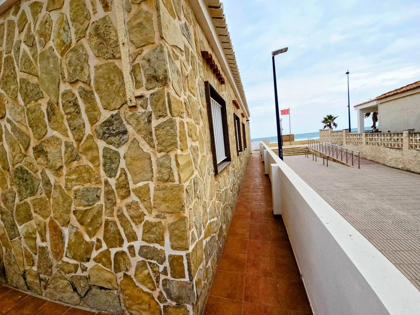 3 soverom Villa til leie i Miramar med garasje - € 2 500 (Ref: 9206849)