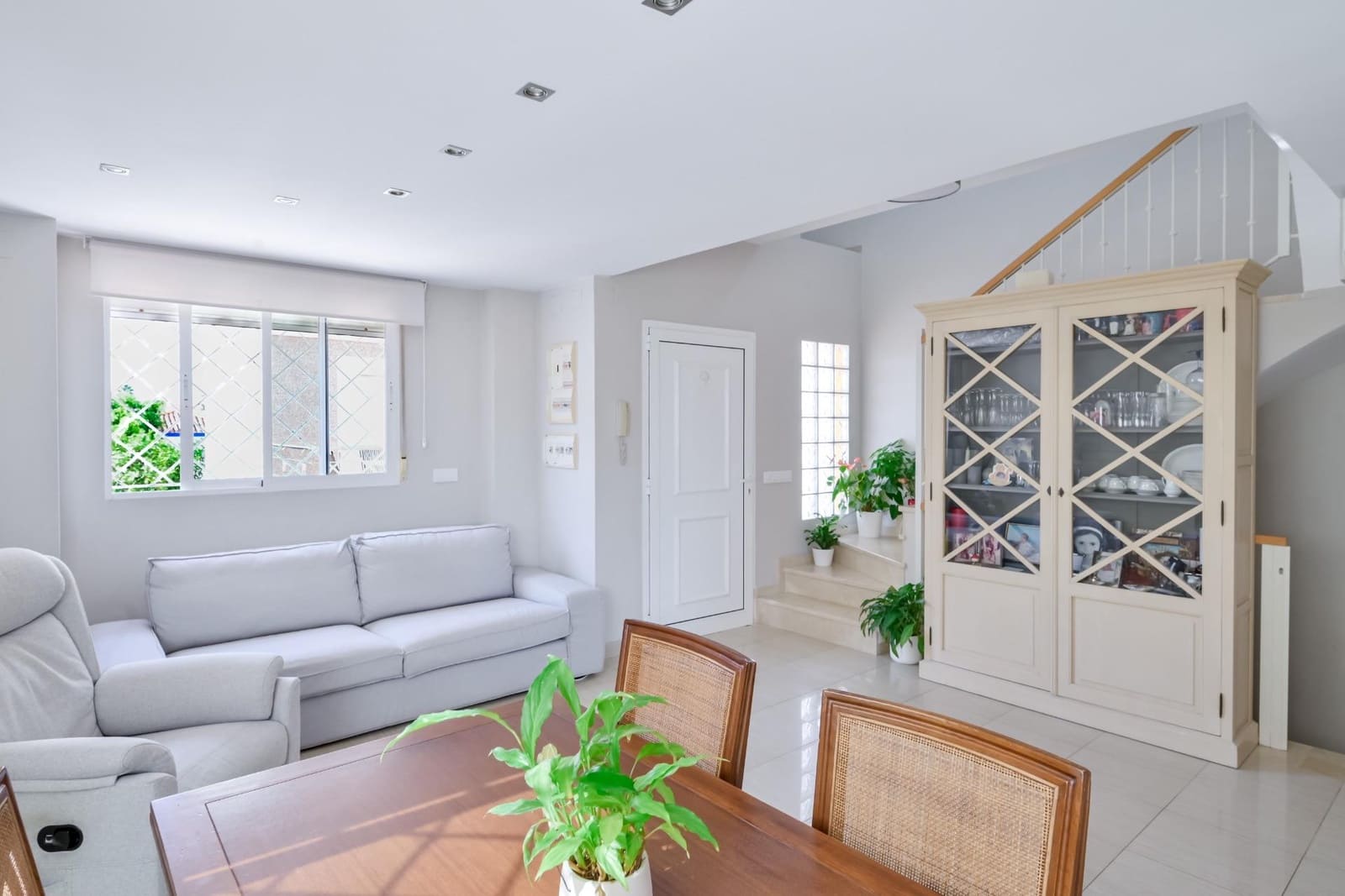 5 bedroom Villa for sale in Daimus with pool - € 399,000 (Ref: 9272667)