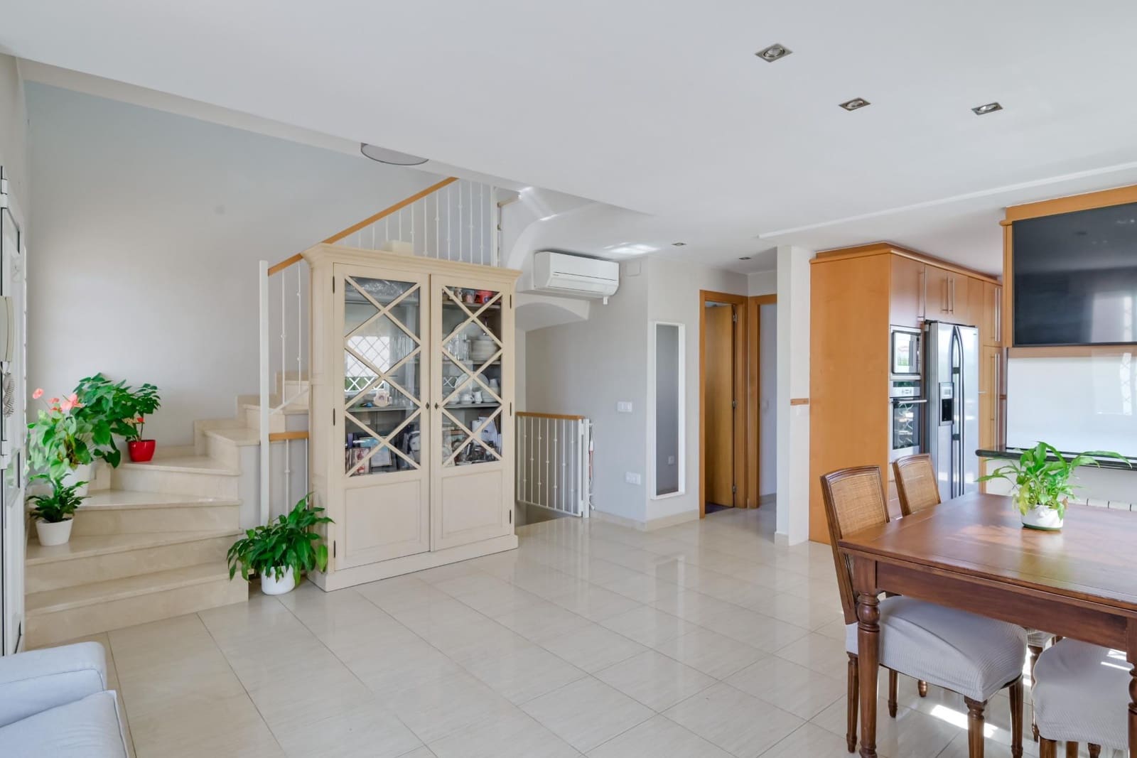 5 bedroom Villa for sale in Daimus with pool - € 399,000 (Ref: 9272667)