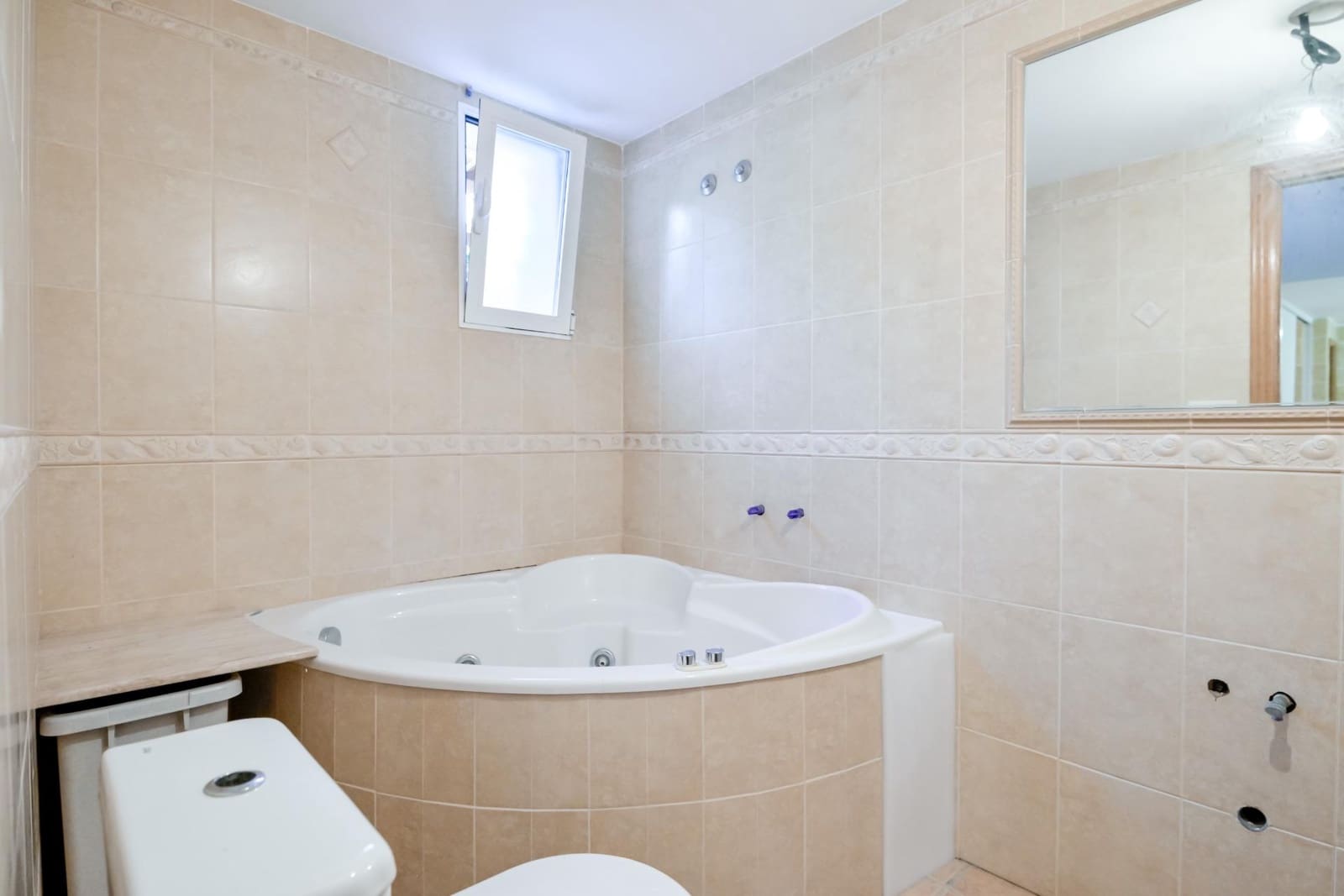 5 bedroom Villa for sale in Daimus with pool - € 399,000 (Ref: 9272667)