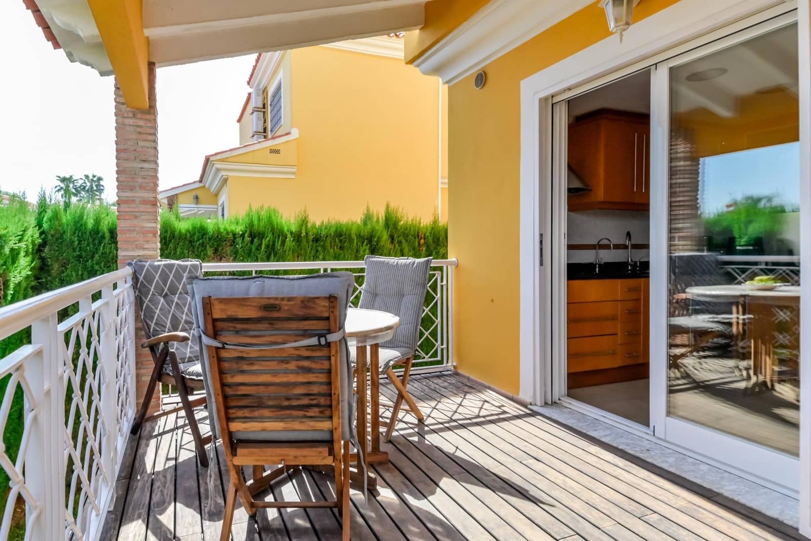 5 bedroom Villa for sale in Daimus with pool - € 399,000 (Ref: 9272667)