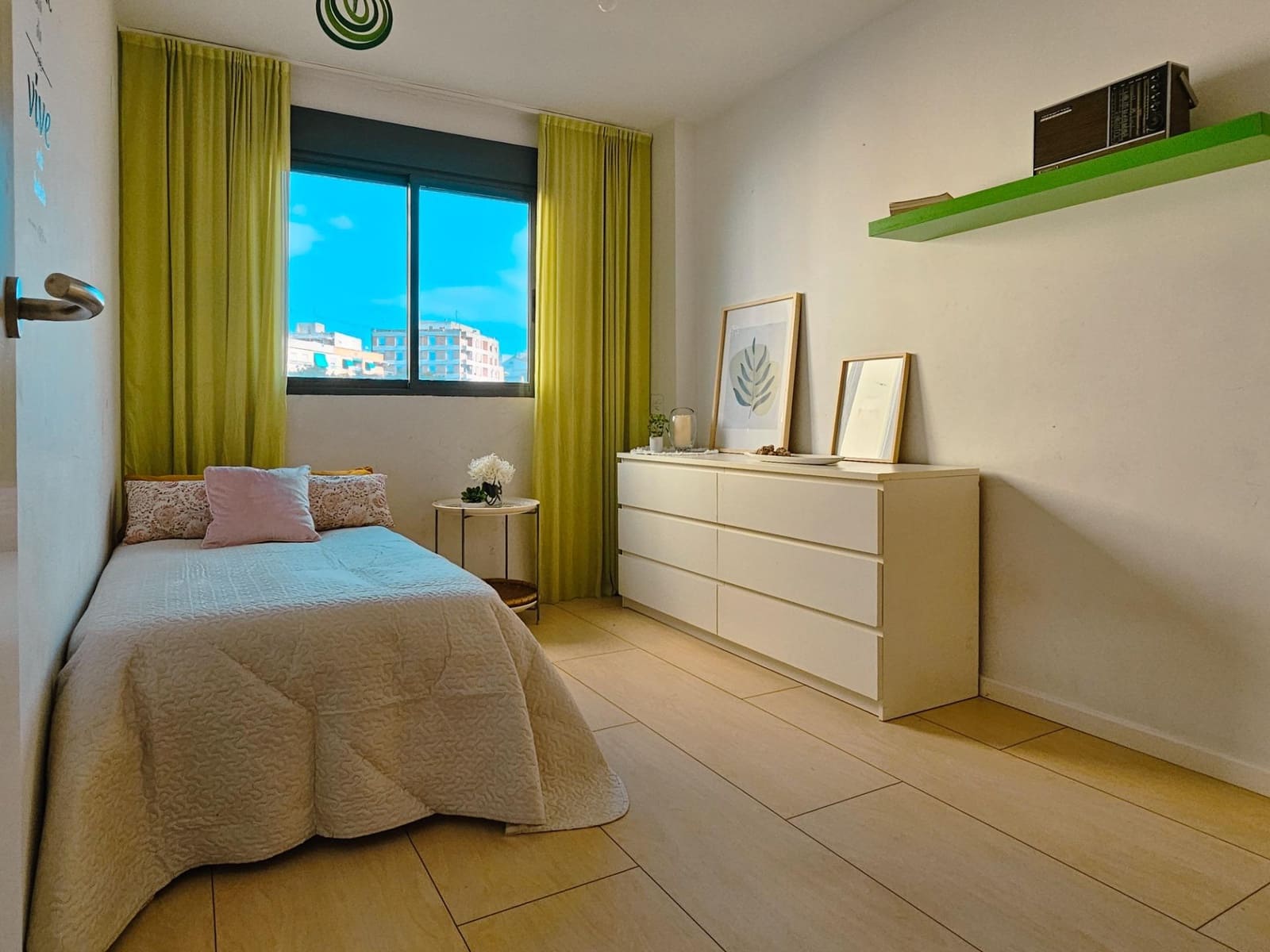 4 soveværelse Lejlighed til salg i Oliva med garage - € 199.000 (Ref: 9338072)