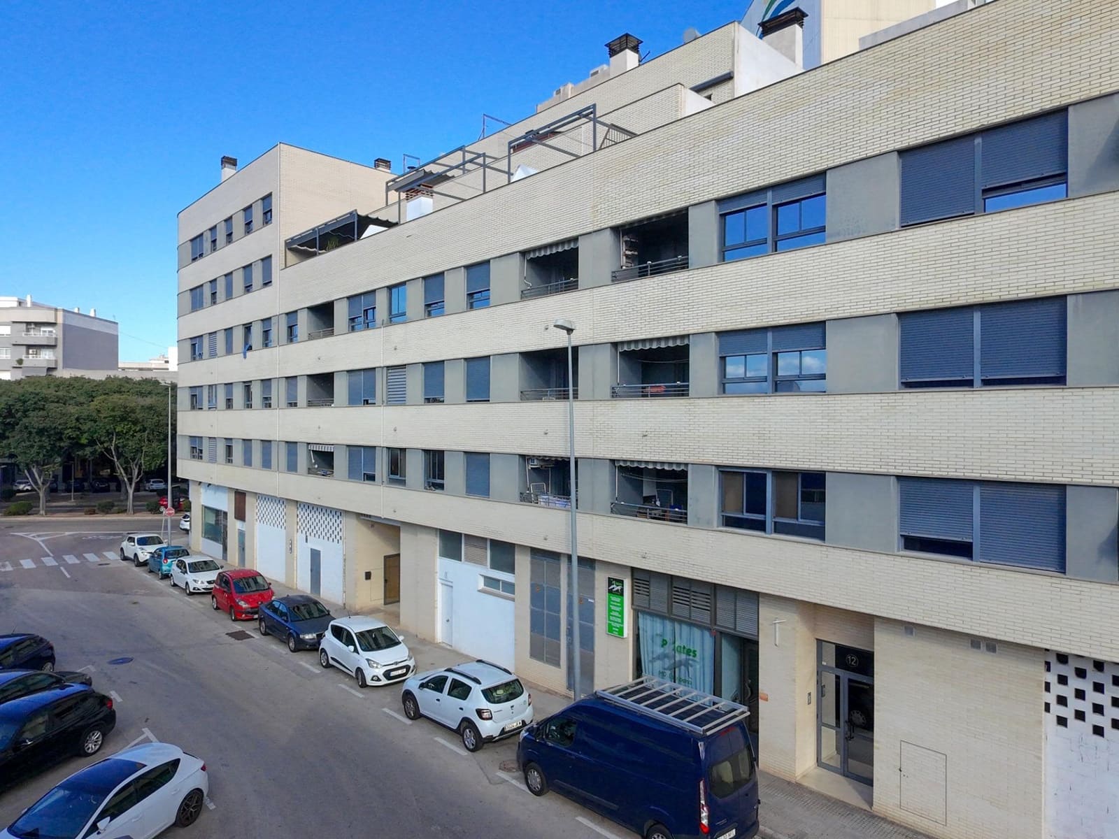 4 soveværelse Lejlighed til salg i Oliva med garage - € 199.000 (Ref: 9338072)