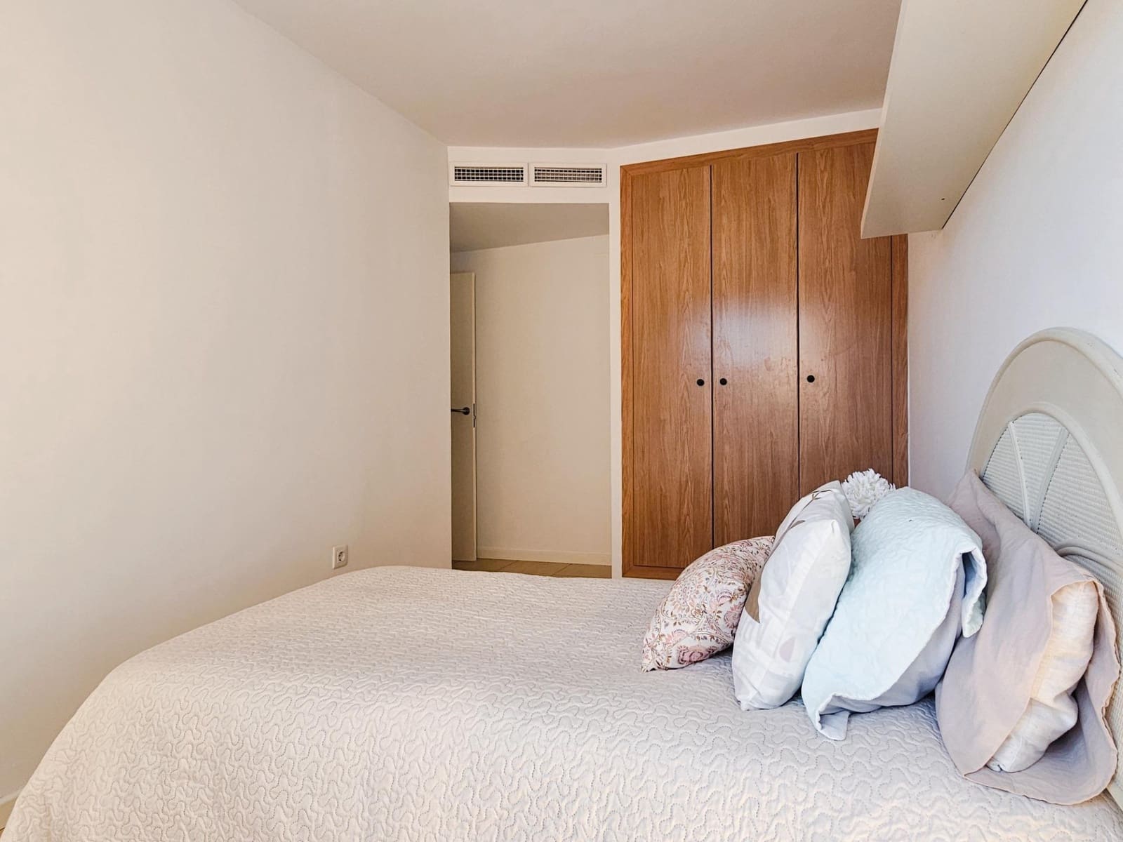 Piso de 4 habitaciones en Oliva en venta con garaje - 196.000 € (Ref: 9338072)