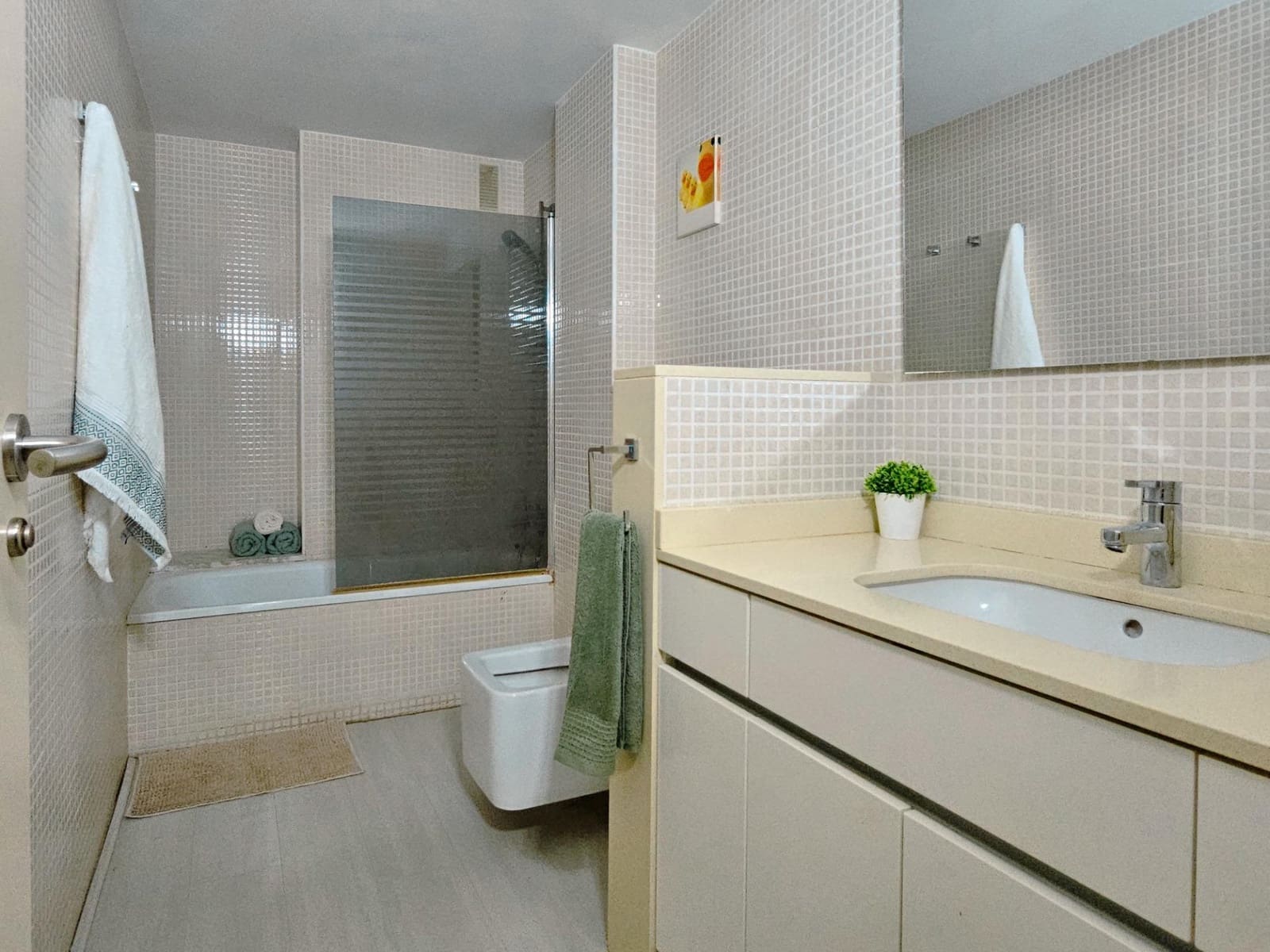 Piso de 4 habitaciones en Oliva en venta con garaje - 196.000 € (Ref: 9338072)