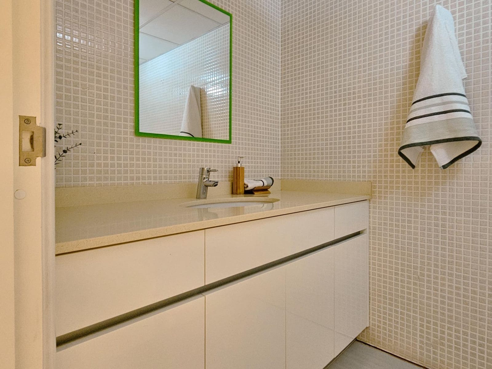 Piso de 4 habitaciones en Oliva en venta con garaje - 196.000 € (Ref: 9338072)