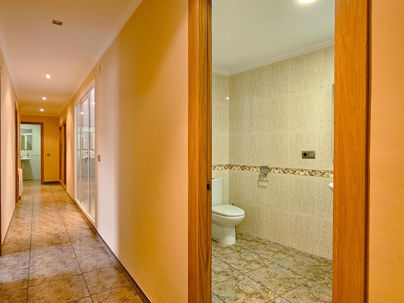 6 soverom Hus til salgs i La Pobla del Duc med garasje - € 259 000 (Ref: 9344805)