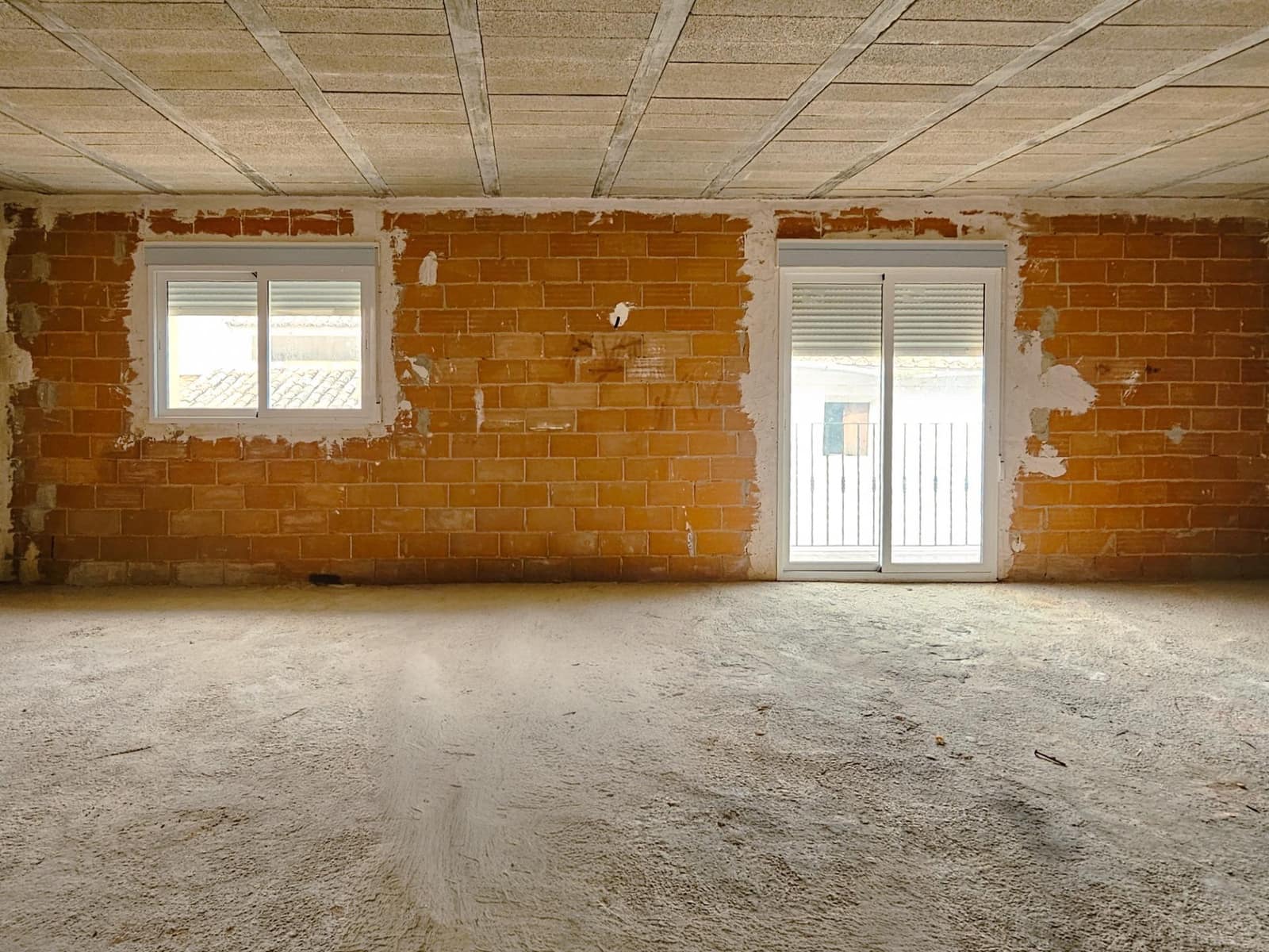 6 soverom Hus til salgs i La Pobla del Duc med garasje - € 259 000 (Ref: 9344805)