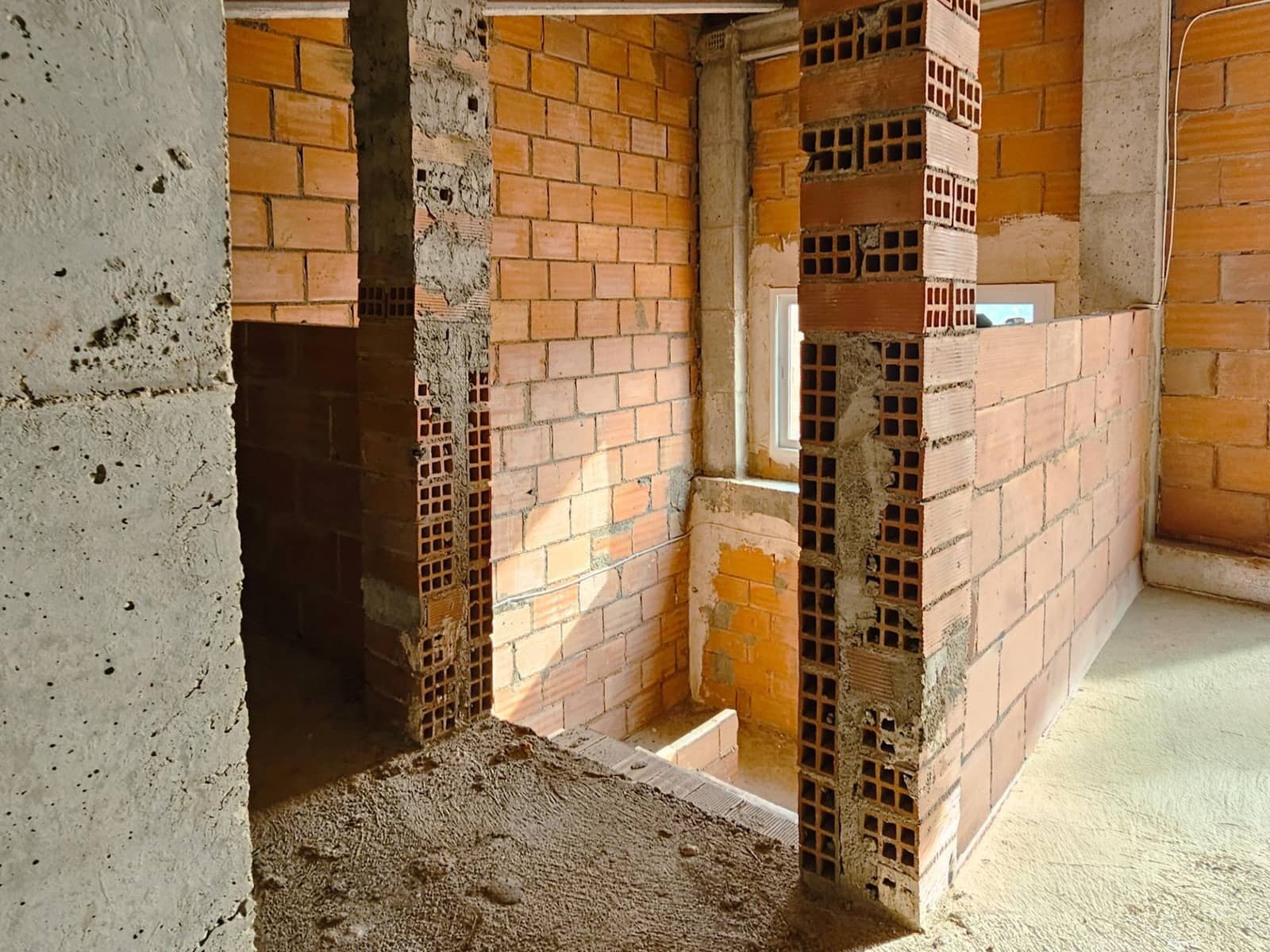 6 soverom Hus til salgs i La Pobla del Duc med garasje - € 259 000 (Ref: 9344805)