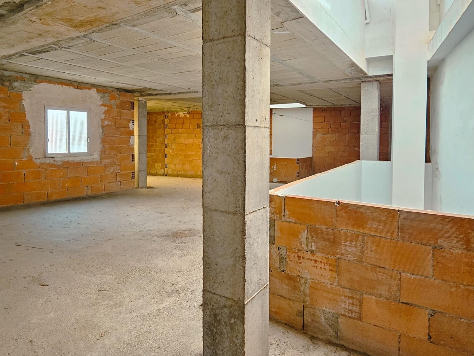 6 soverom Hus til salgs i La Pobla del Duc med garasje - € 259 000 (Ref: 9344805)