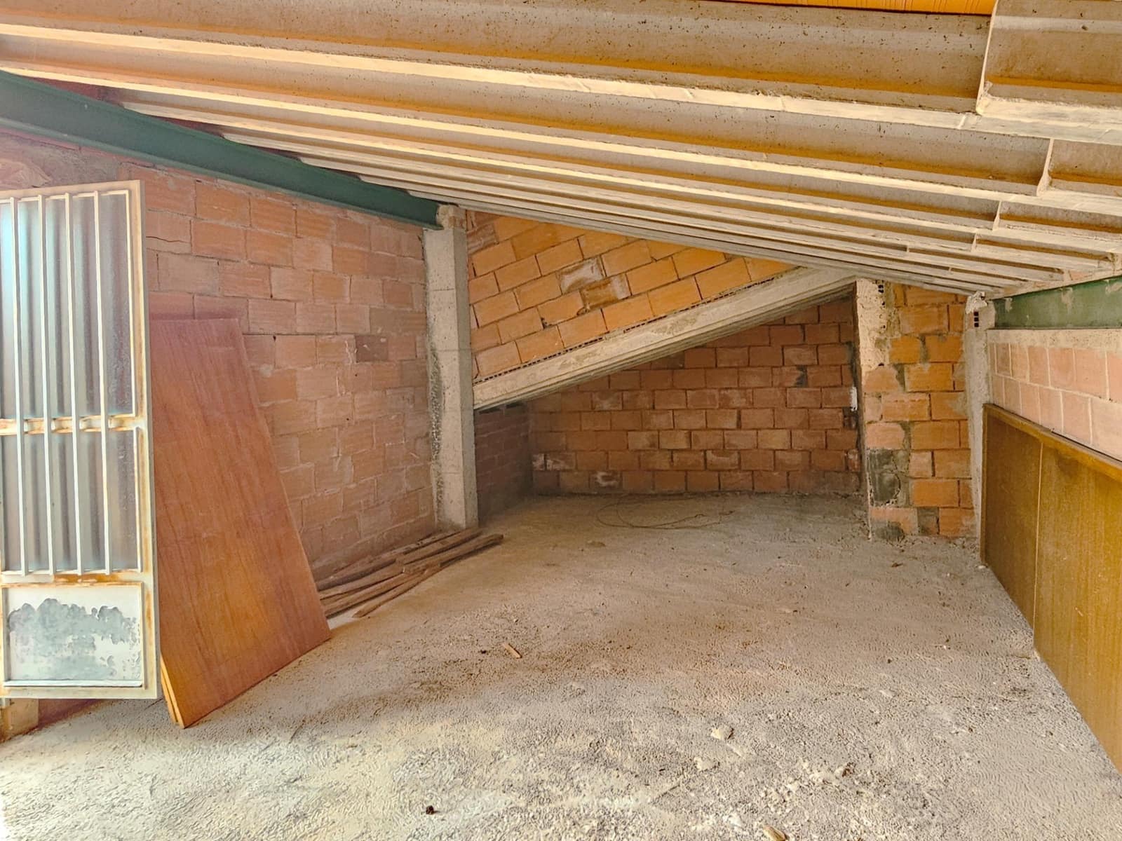 6 soverom Hus til salgs i La Pobla del Duc med garasje - € 259 000 (Ref: 9344805)