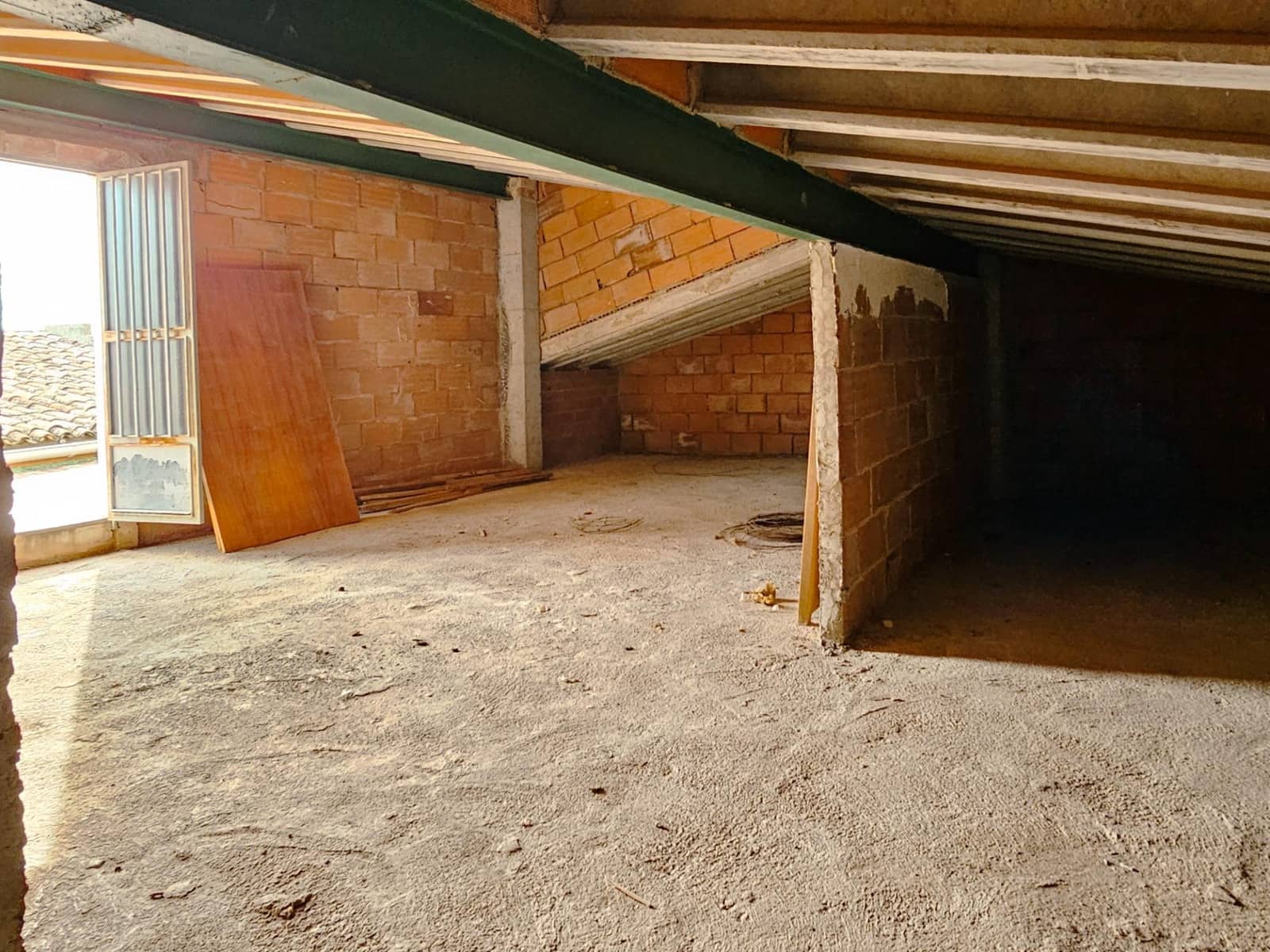 6 soverom Hus til salgs i La Pobla del Duc med garasje - € 259 000 (Ref: 9344805)