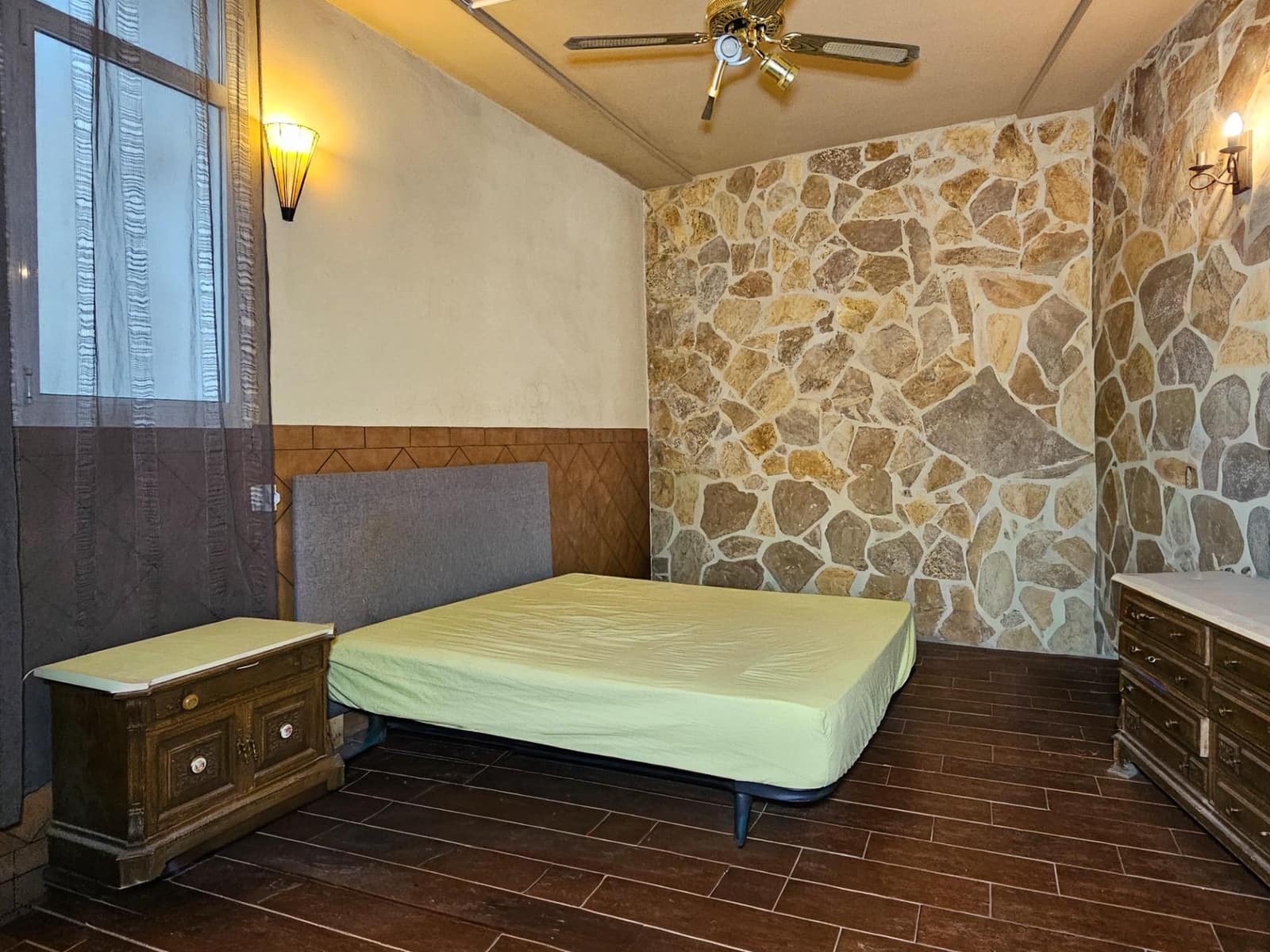 6 soverom Hus til salgs i La Pobla del Duc med garasje - € 259 000 (Ref: 9344805)