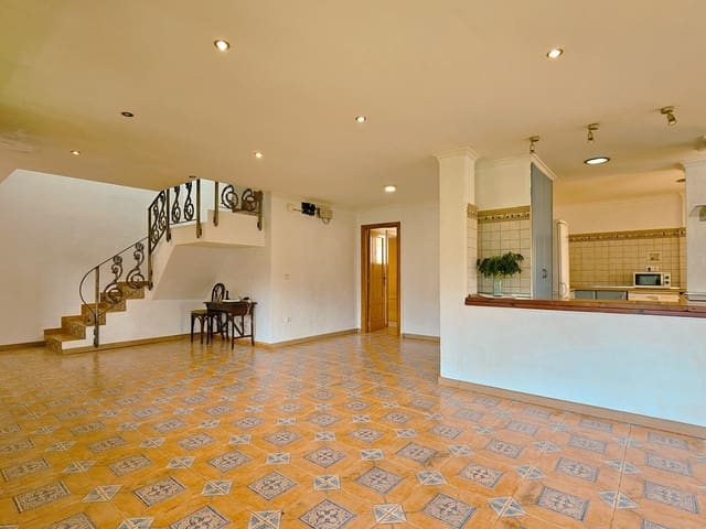 5 bedroom Villa for sale in Marchuquera, Gandia with pool - € 410,000 (Ref: 9362676)