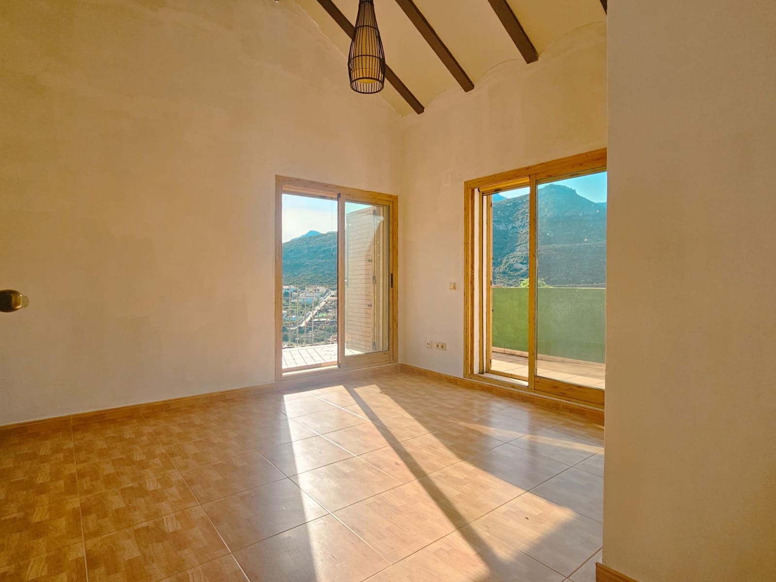 5 bedroom Villa for sale in Marchuquera with pool - € 370,000 (Ref: 9367598)