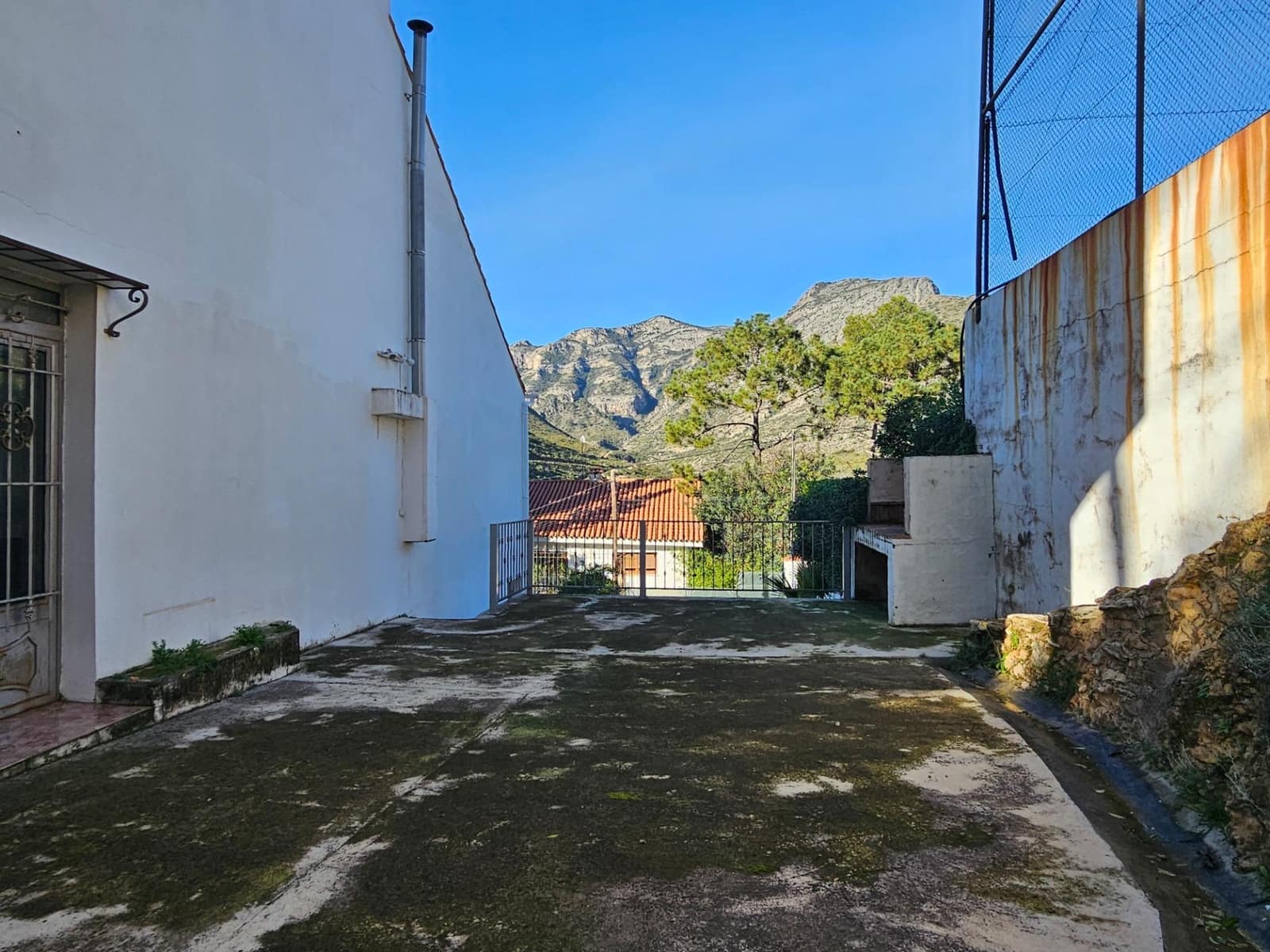 5 bedroom Villa for sale in Marchuquera with pool - € 370,000 (Ref: 9367598)