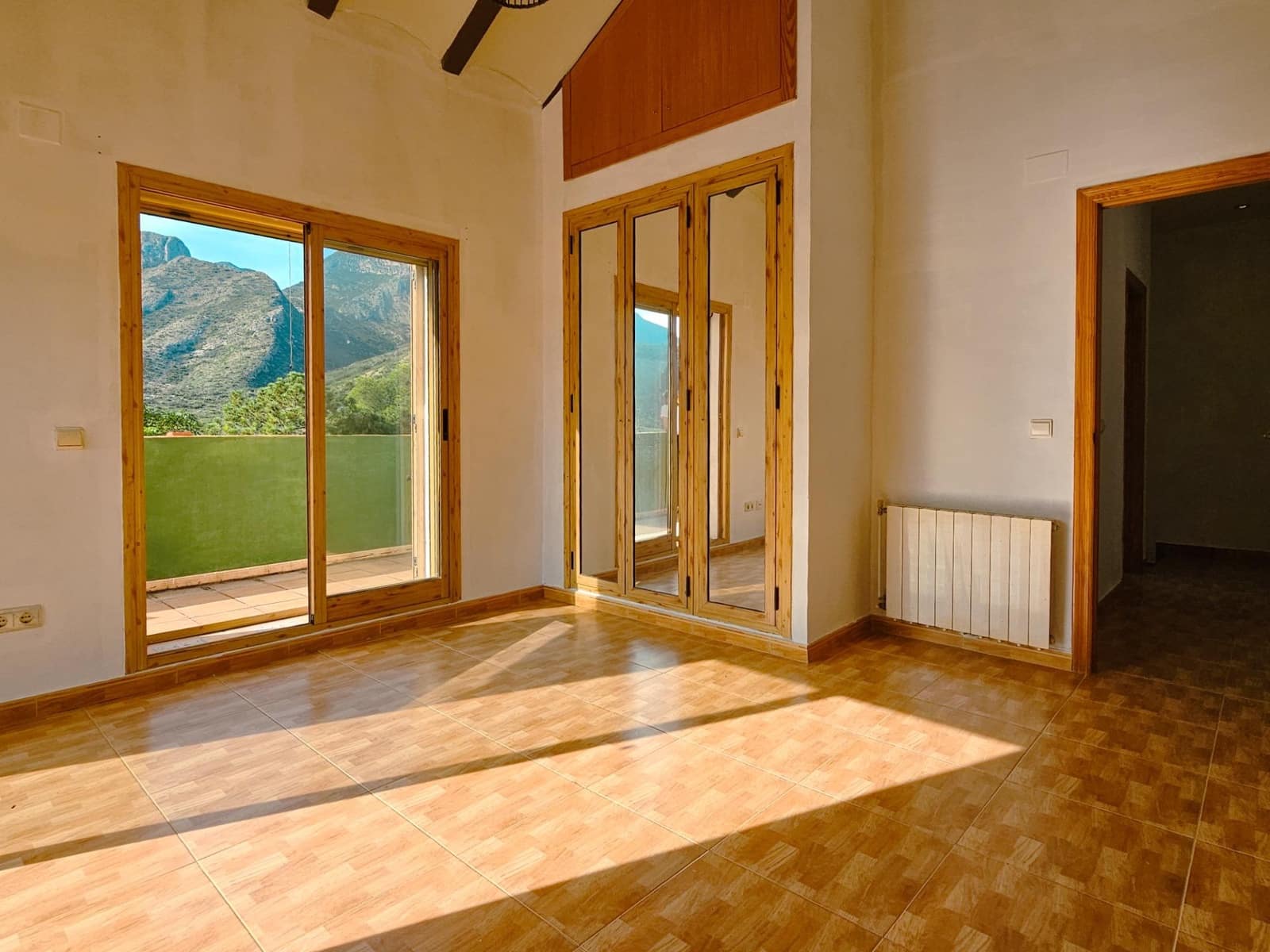 5 bedroom Villa for sale in Marchuquera with pool - € 370,000 (Ref: 9367598)