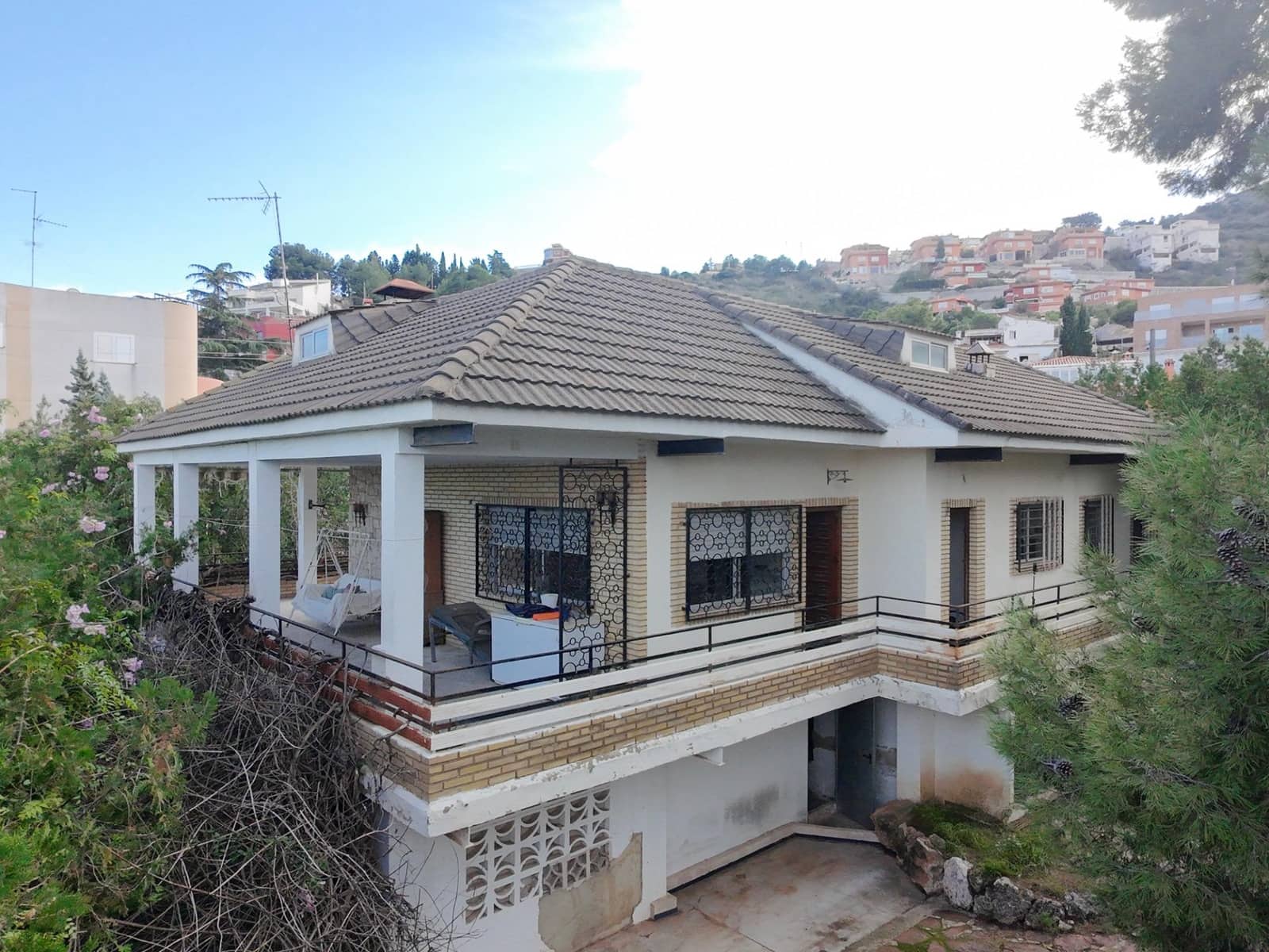 4 Zimmer Villa zu verkaufen in Chiva mit Pool - 350.000 € (Ref: 9385678)