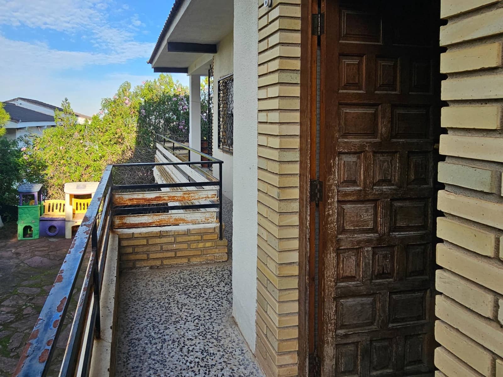 4 Zimmer Villa zu verkaufen in Chiva mit Pool - 350.000 € (Ref: 9385678)