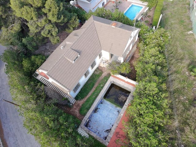 4 slaapkamer Villa te koop in Chiva met zwembad - € 350.000 (Ref: 9385678)