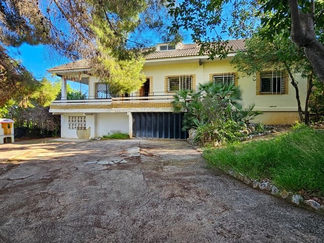 4 slaapkamer Villa te koop in Chiva met zwembad - € 350.000 (Ref: 9385678)