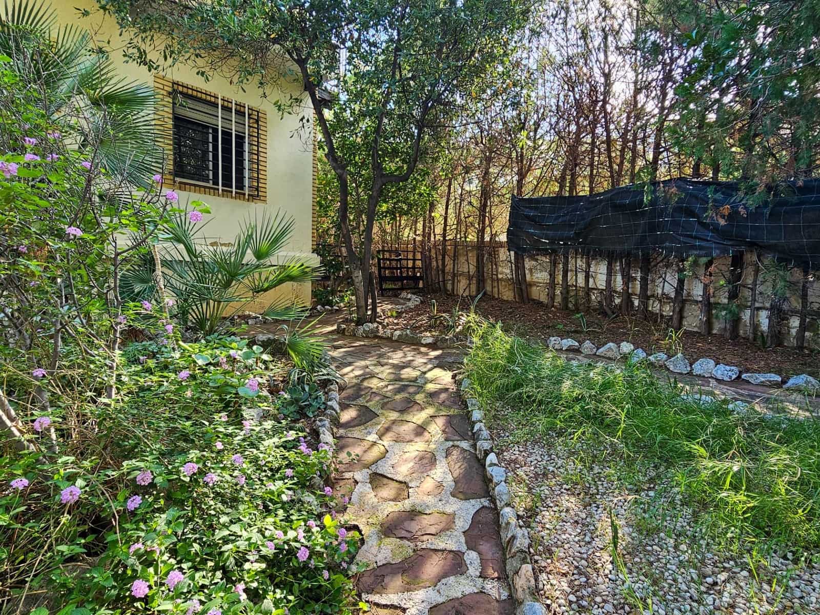 4 Zimmer Villa zu verkaufen in Chiva mit Pool - 350.000 € (Ref: 9385678)