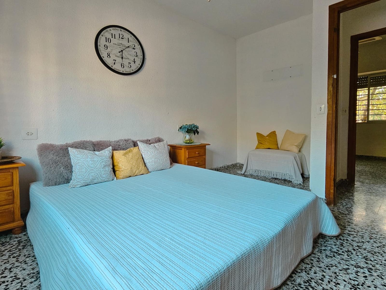 4 Zimmer Villa zu verkaufen in Chiva mit Pool - 350.000 € (Ref: 9385678)