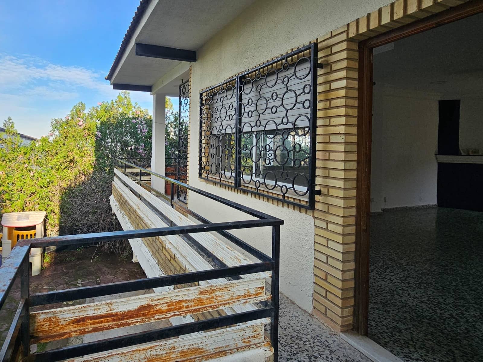 4 Zimmer Villa zu verkaufen in Chiva mit Pool - 350.000 € (Ref: 9385678)