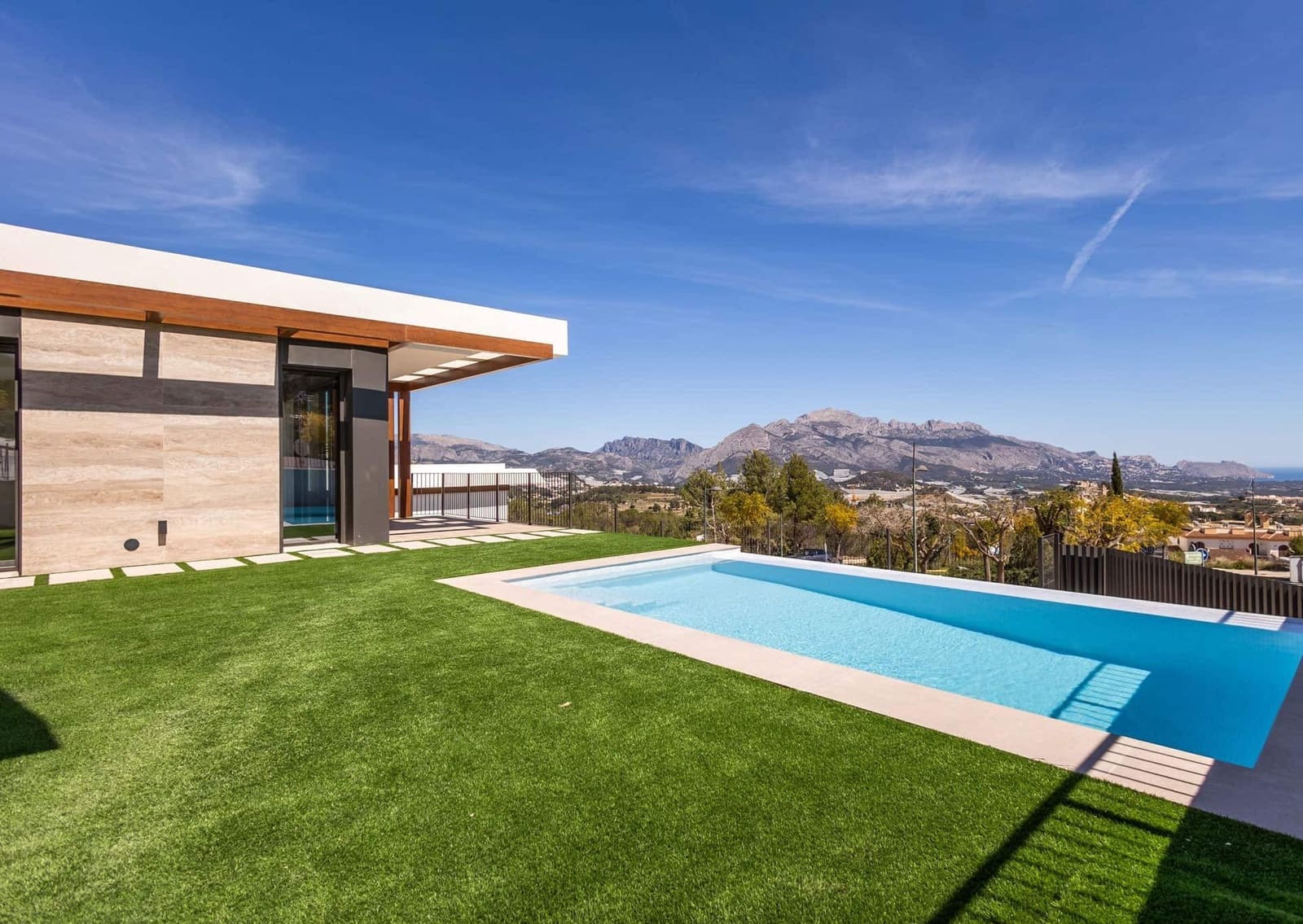 3 bedroom Villa for sale in Polop with pool - € 545,000 (Ref: 9387980)